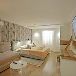 Integrated 4*